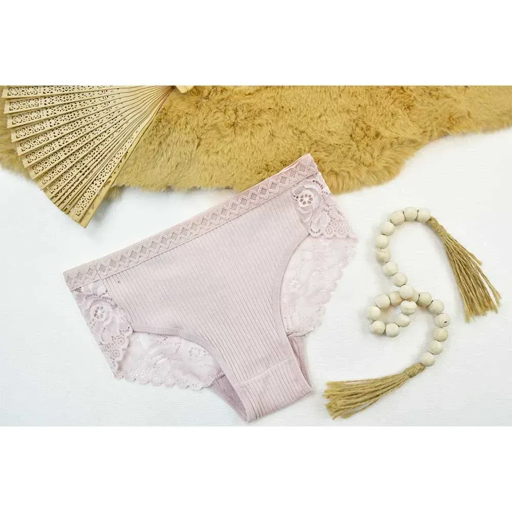 شورت زنانه کبریتی پشت دانتل سایز M L XL تولید چین